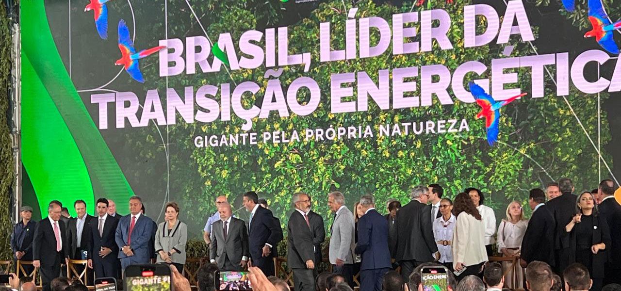 BRASILCOM participa da cerimônia de aprovação da Lei do Combustível do Futuro (outubro 2024)